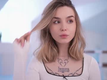 Hellew goal so sexy cameltoe tease with view from below